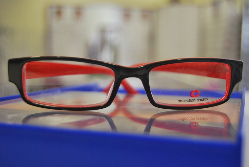 opticien-PEONE-min_view-sight-lens-frame-optics-spectacles-1141012-pxhere.com